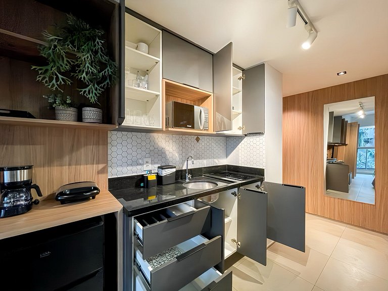 Paid parking next door and easy access to Paulista Avenue