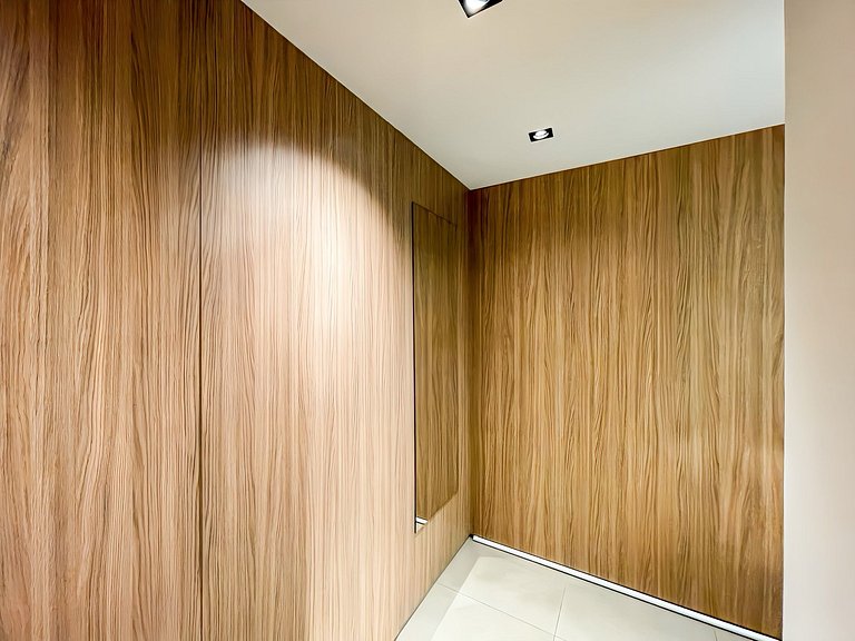 Paid parking next door and easy access to Paulista Avenue