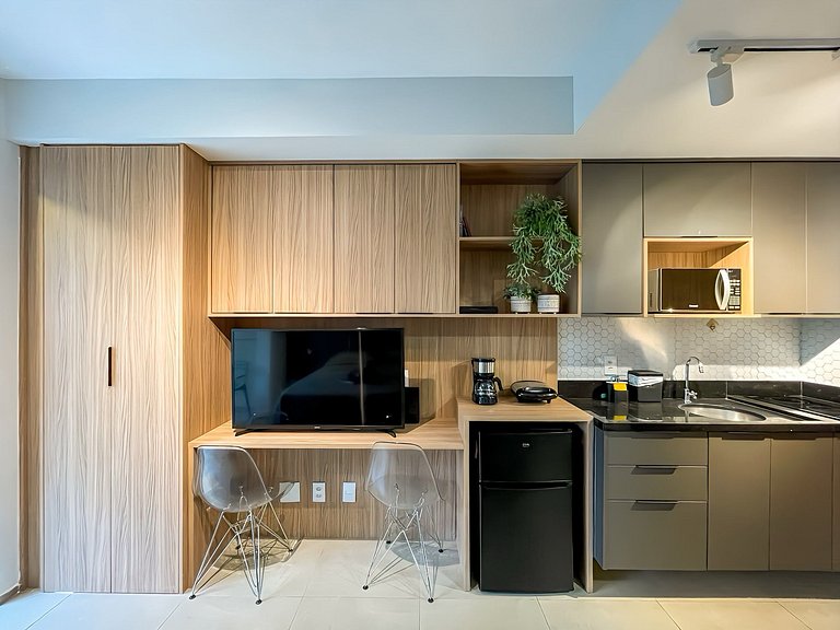 Paid parking next door and easy access to Paulista Avenue