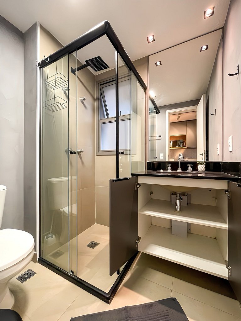 Estacionamento pago ao lado e acesso fácil à Avenida Paulist