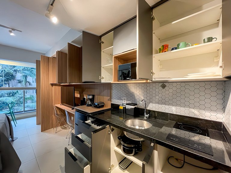 Paid parking next door and easy access to Paulista Avenue