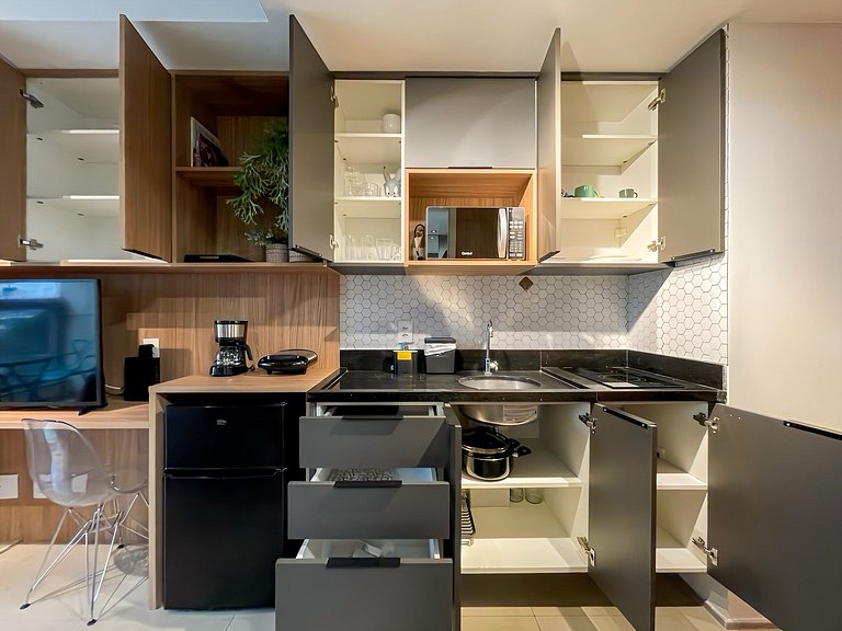 Paid parking next door and easy access to Paulista Avenue