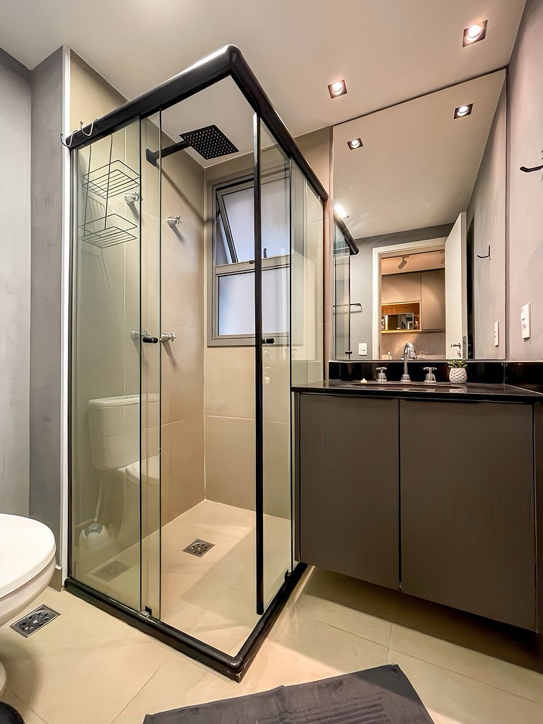 Paid parking next door and easy access to Paulista Avenue