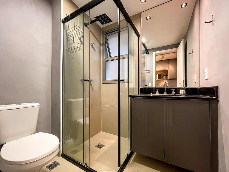 Paid parking next door and easy access to Paulista Avenue