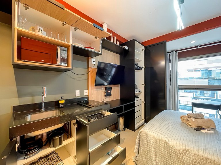 Hermoso estudio con espacio para oficina en casa en Oscar Fr