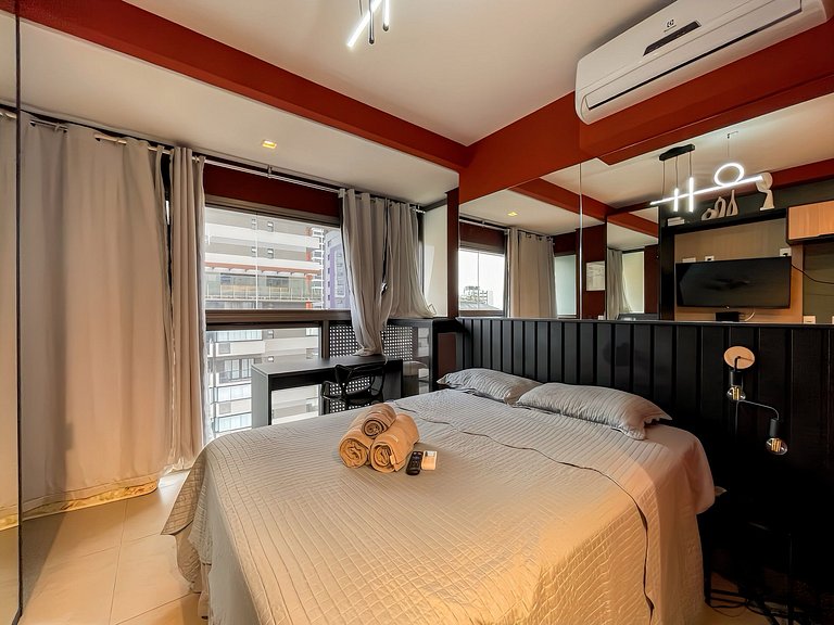 Belíssimo Studio com home office na Oscar Freire