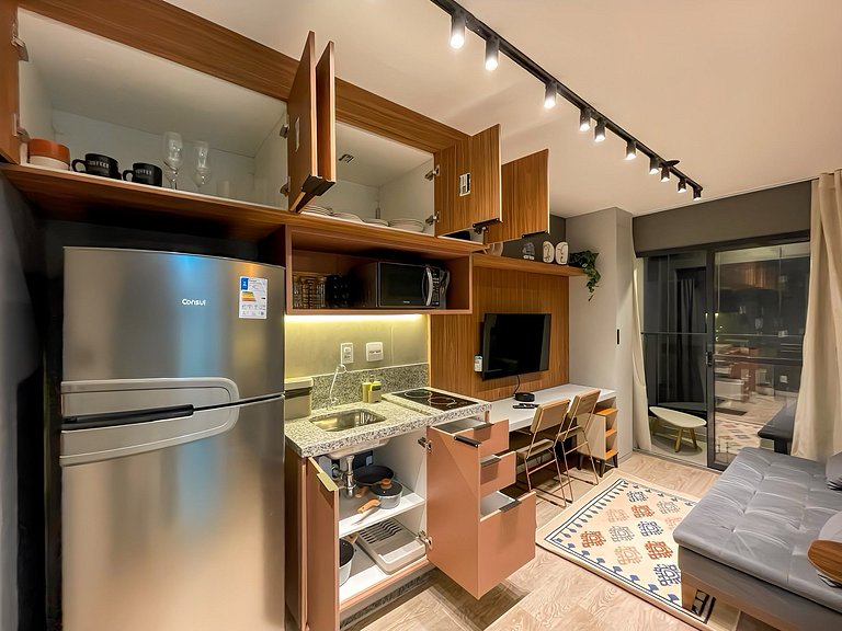 Features a balcony and is conveniently located near the subw