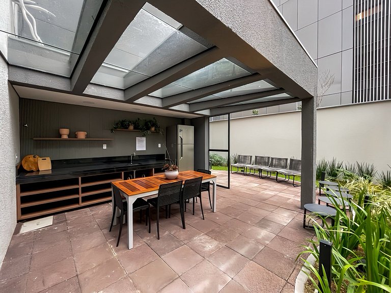 With balcony, close to the subway