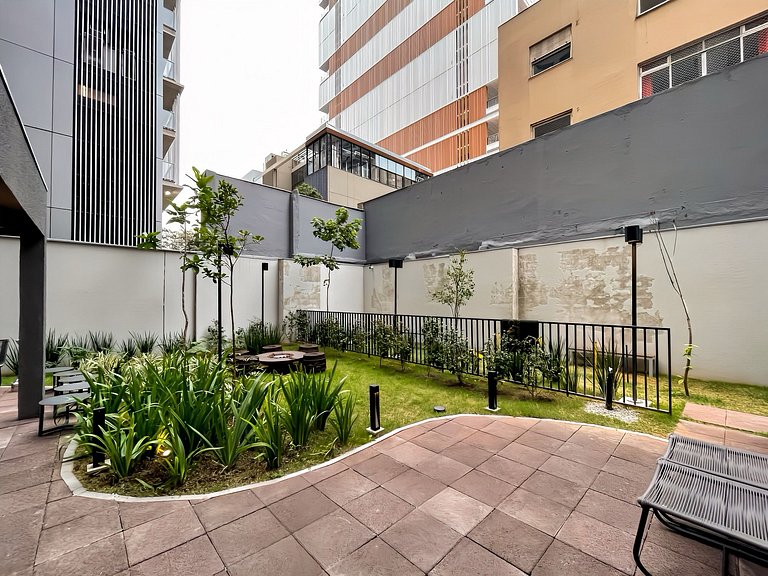 Features a balcony and is conveniently located near the subw