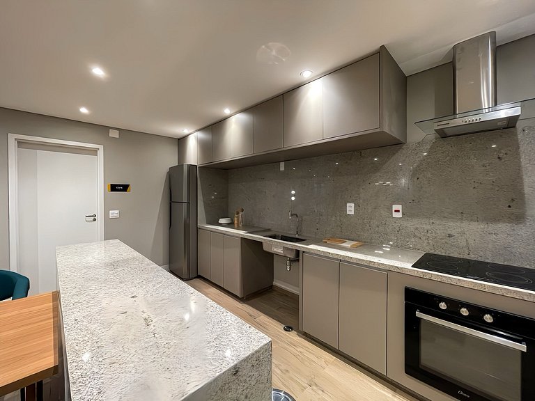 Features a balcony and is conveniently located near the subw