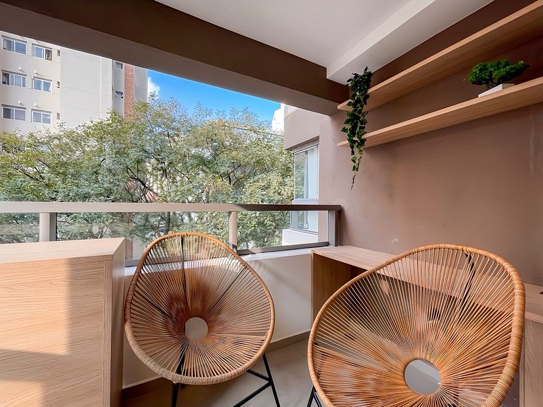 Com piscina e varanda na Vila Mariana