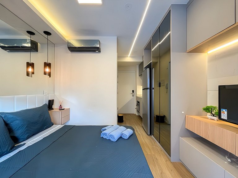Stylish Stay Close to Everything