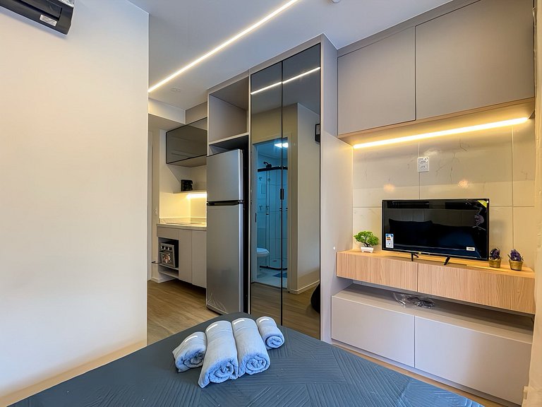 Stylish Stay Close to Everything