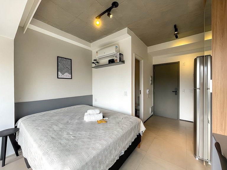 Swimming pool and rooftop near Paulista Avenue