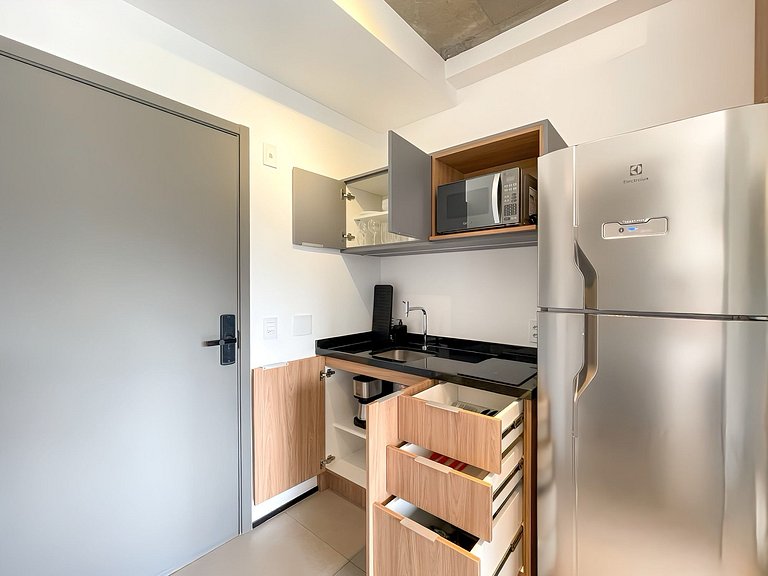 Elegante, com piscina e Valet , prox. Paulista