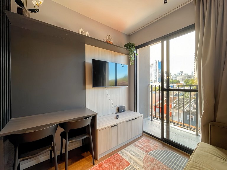 Vila Olímpia: piscina, varanda e internet sem fio