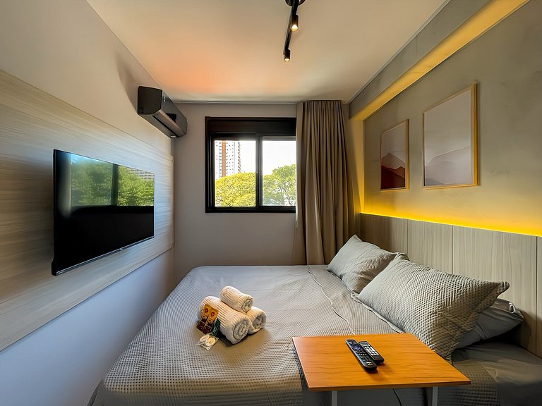 Vila Olímpia con balcón y piscina