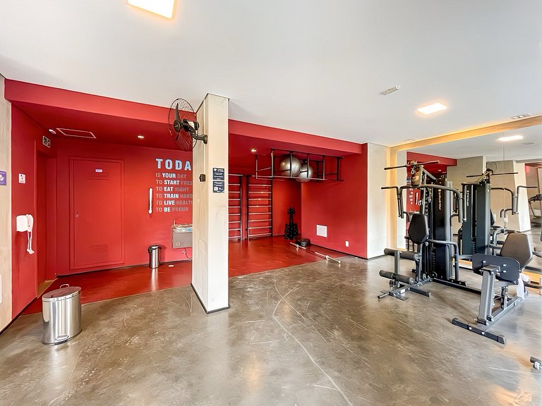 Con piscina y cerca de la estación de metro Moema