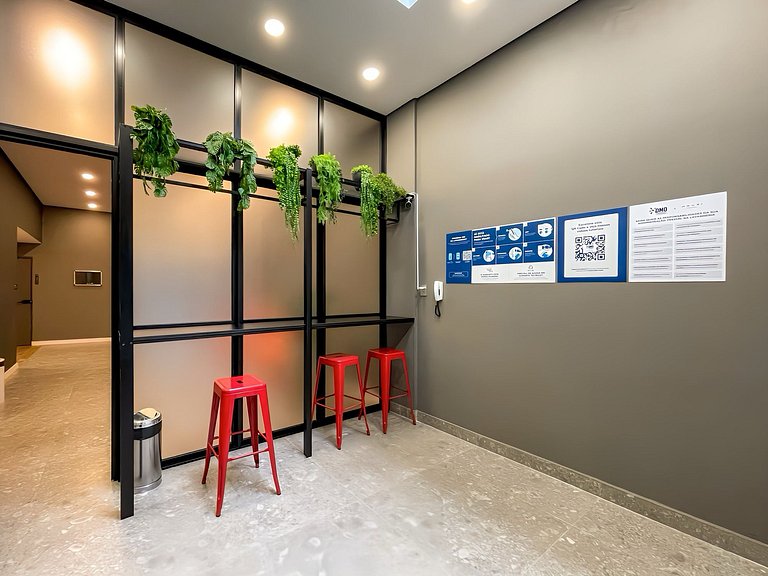 Prisma Pinheiros – Walk to Metro & HC