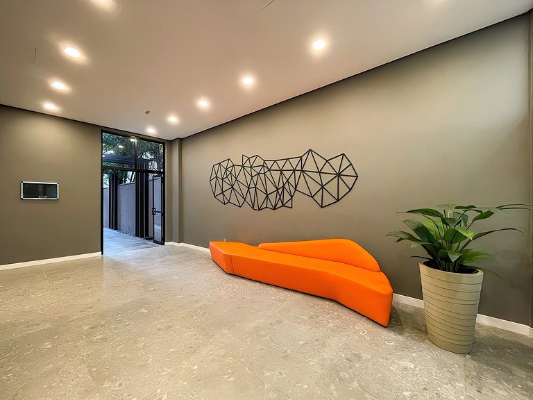 Prisma Pinheiros – Walk to Metro & HC