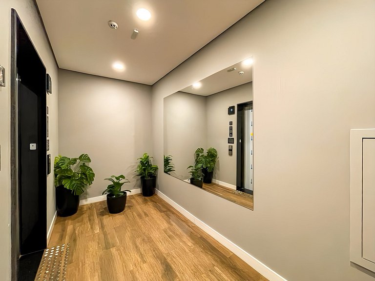 Prisma Pinheiros – Walk to Metro & HC