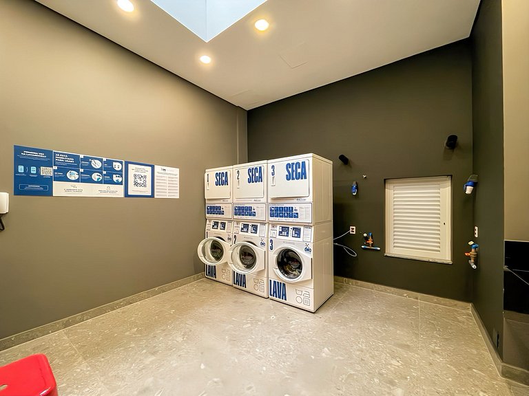 Prisma Pinheiros – Walk to Metro & HC