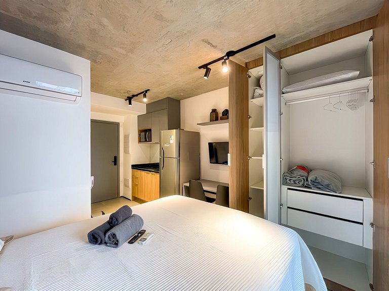 Balcony and Comfort at On Melo Alves