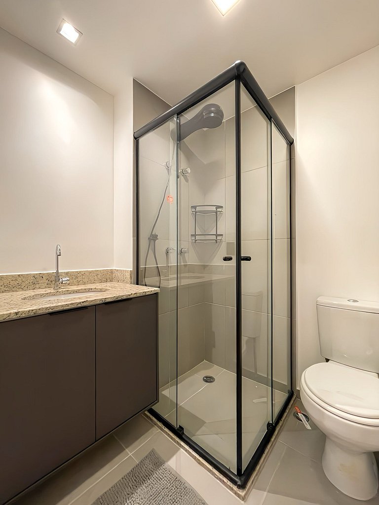 Just steps from the metro, centrally located