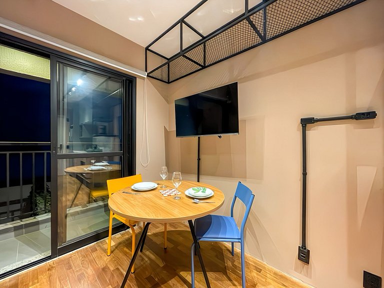 Just steps from the metro, centrally located