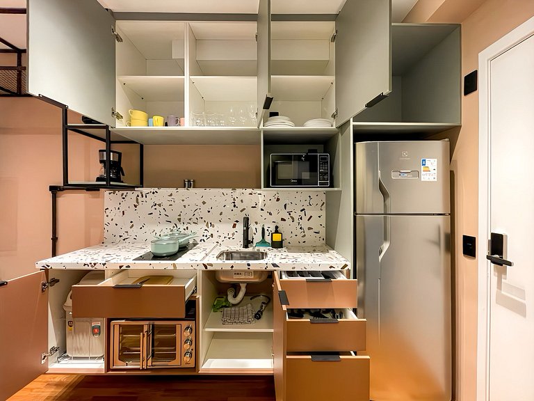 Just steps from the metro, centrally located