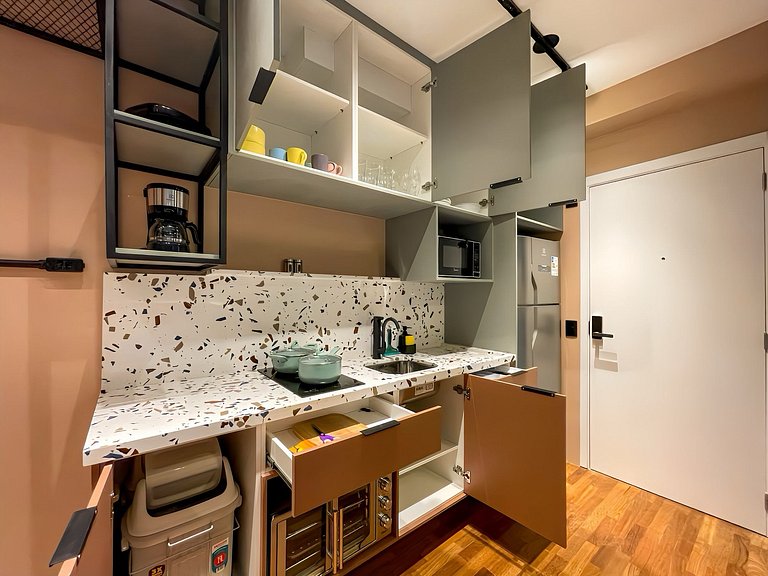 Just steps from the metro, centrally located