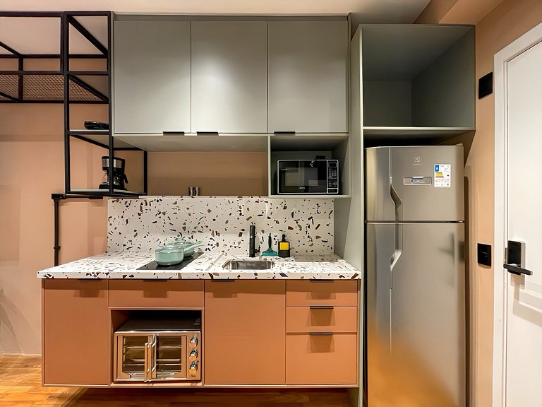 Just steps from the metro, centrally located