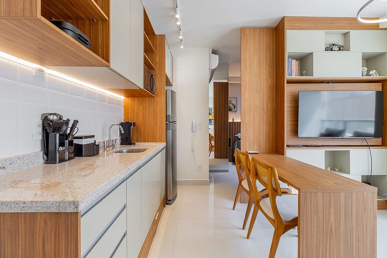 With swimming pool, practicality on Av. Brigadeiro