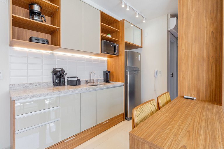 With swimming pool, practicality on Av. Brigadeiro