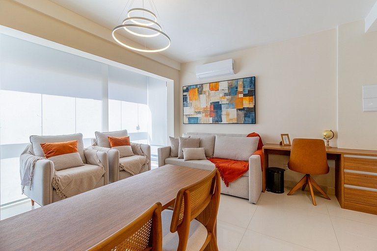 With swimming pool, practicality on Av. Brigadeiro