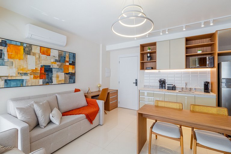 With swimming pool, practicality on Av. Brigadeiro