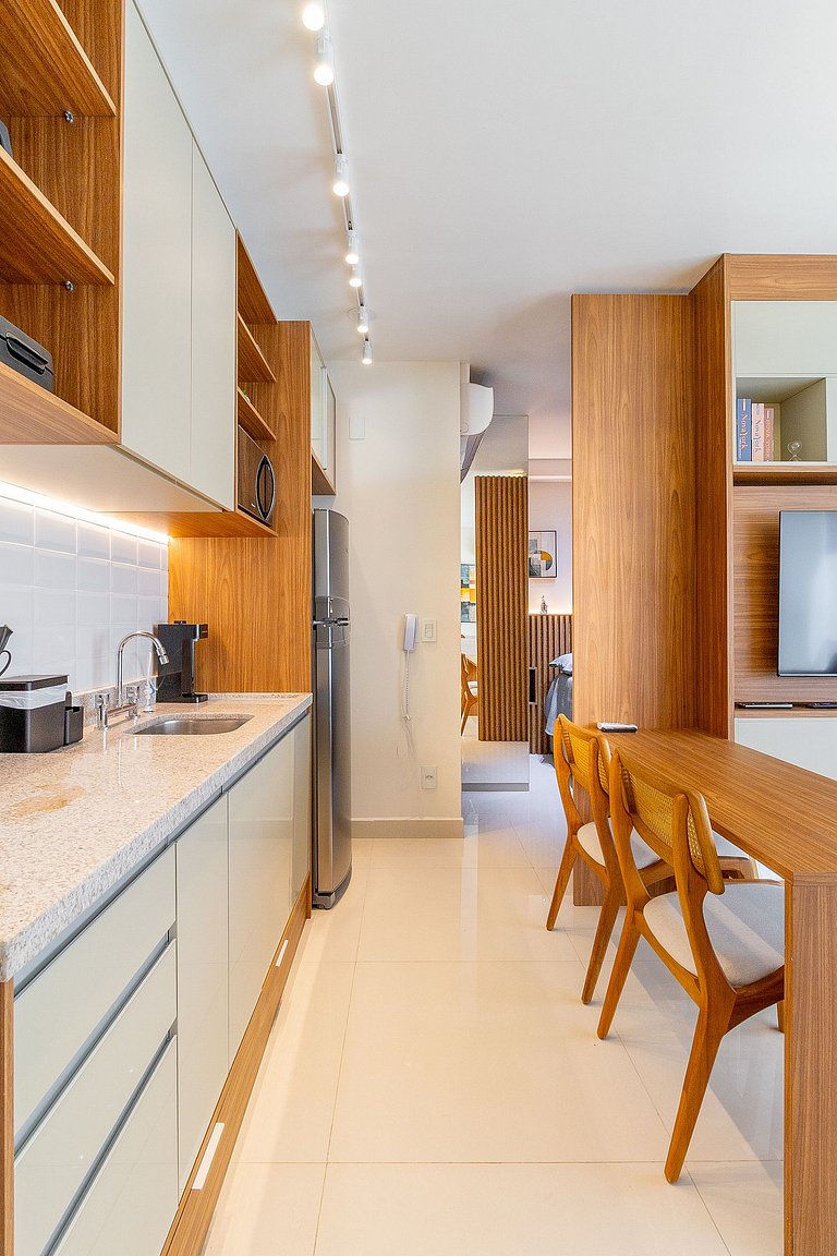 With swimming pool, practicality on Av. Brigadeiro