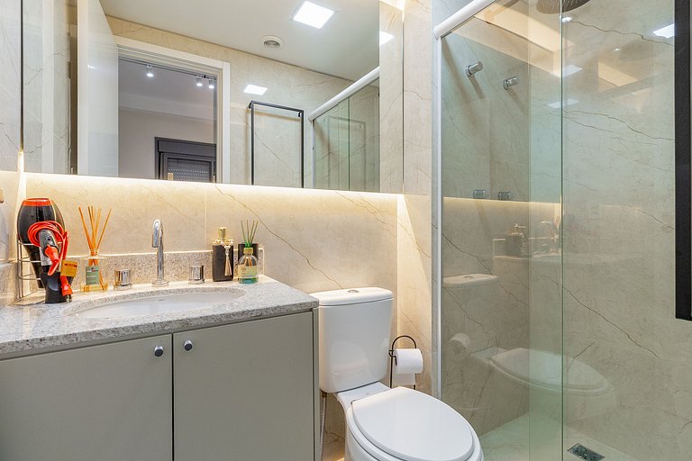 With swimming pool, practicality on Av. Brigadeiro