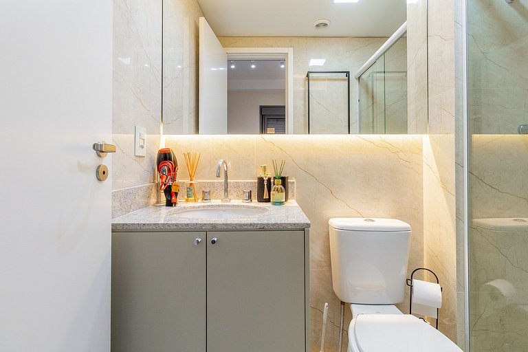 Con piscina y ubicación práctica en Av. Brigadeiro