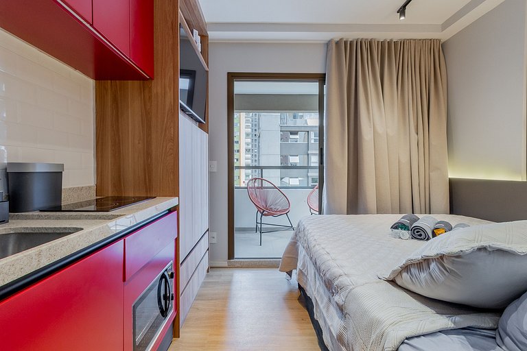 Rooftop Pool, Fitness Center, Excellent Location