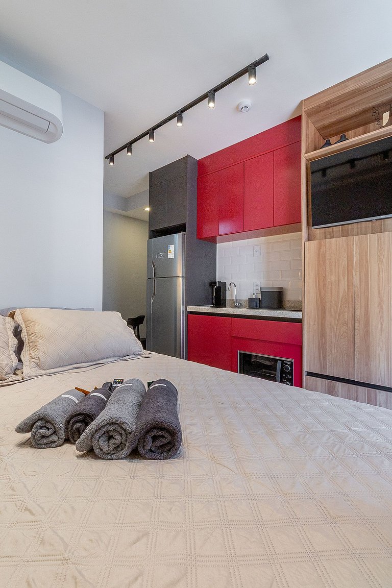 Studio ideal para duas pessoas com varanda charmosa