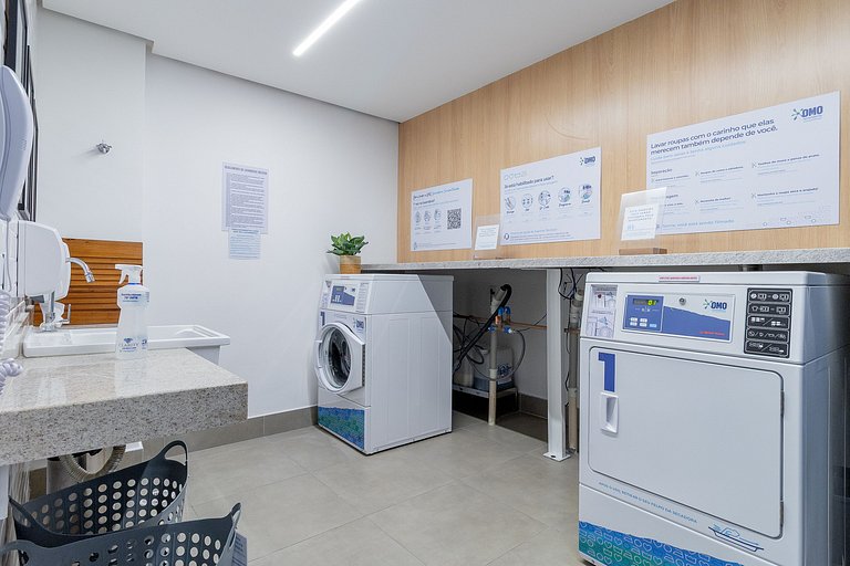 Apartamento con piscina, balcón y mucho confort