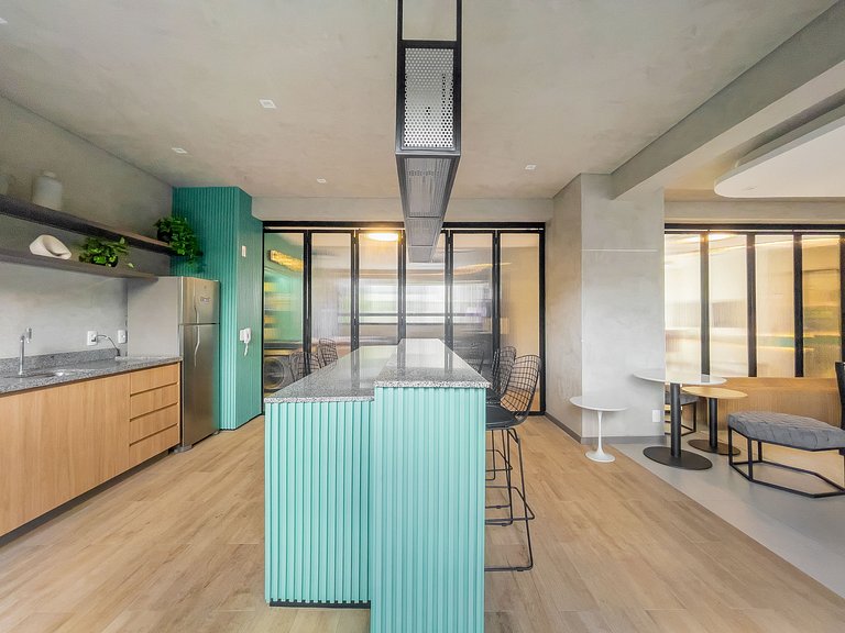 With balcony, close to the subway