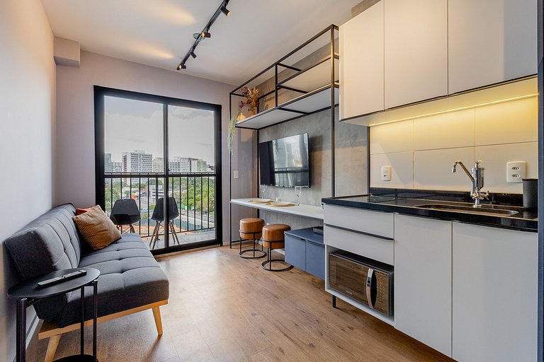 With balcony, close to the subway