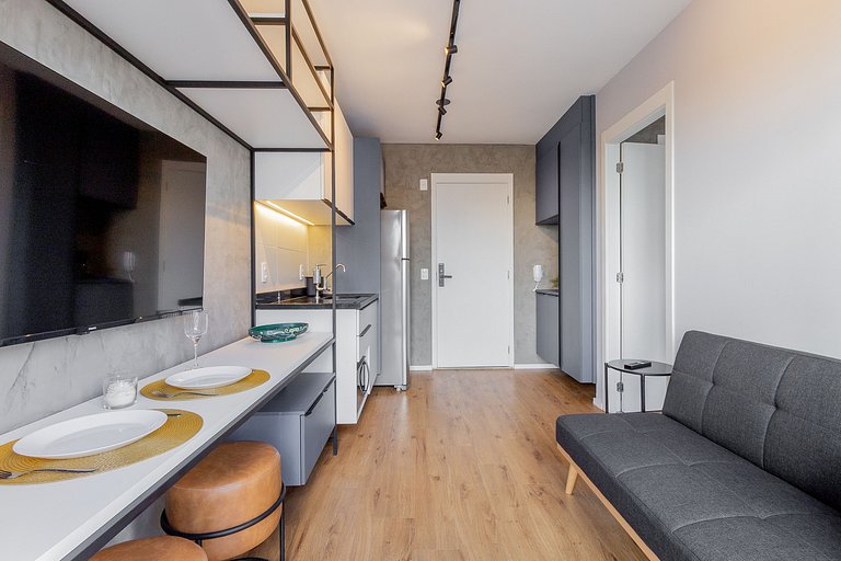 With balcony, close to the subway