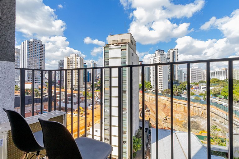 Com varanda, proximo ao metrô