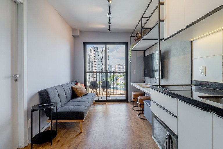 With balcony, close to the subway