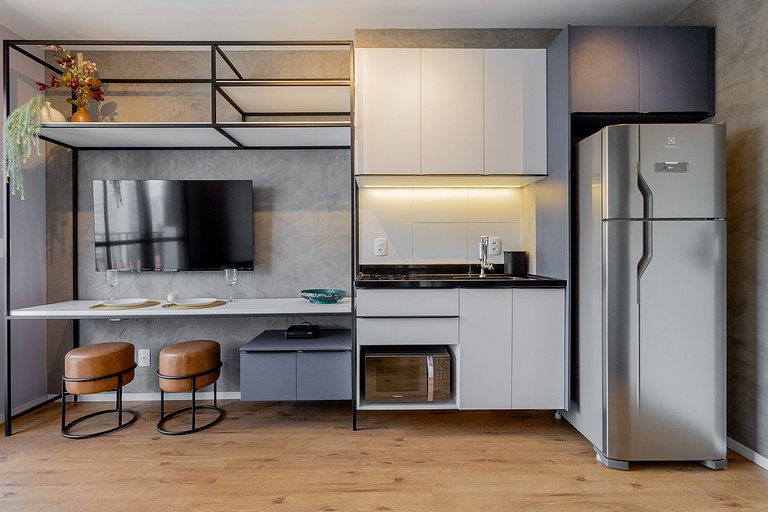 With balcony, close to the subway