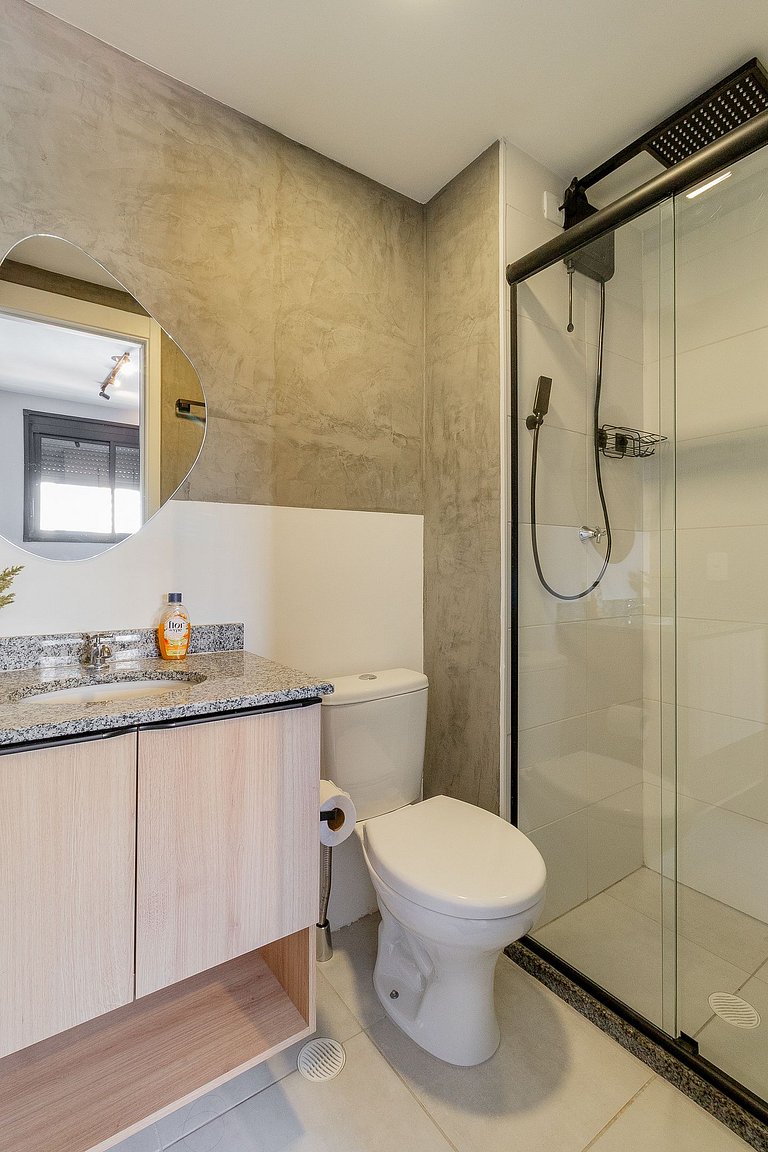 With balcony, close to the subway