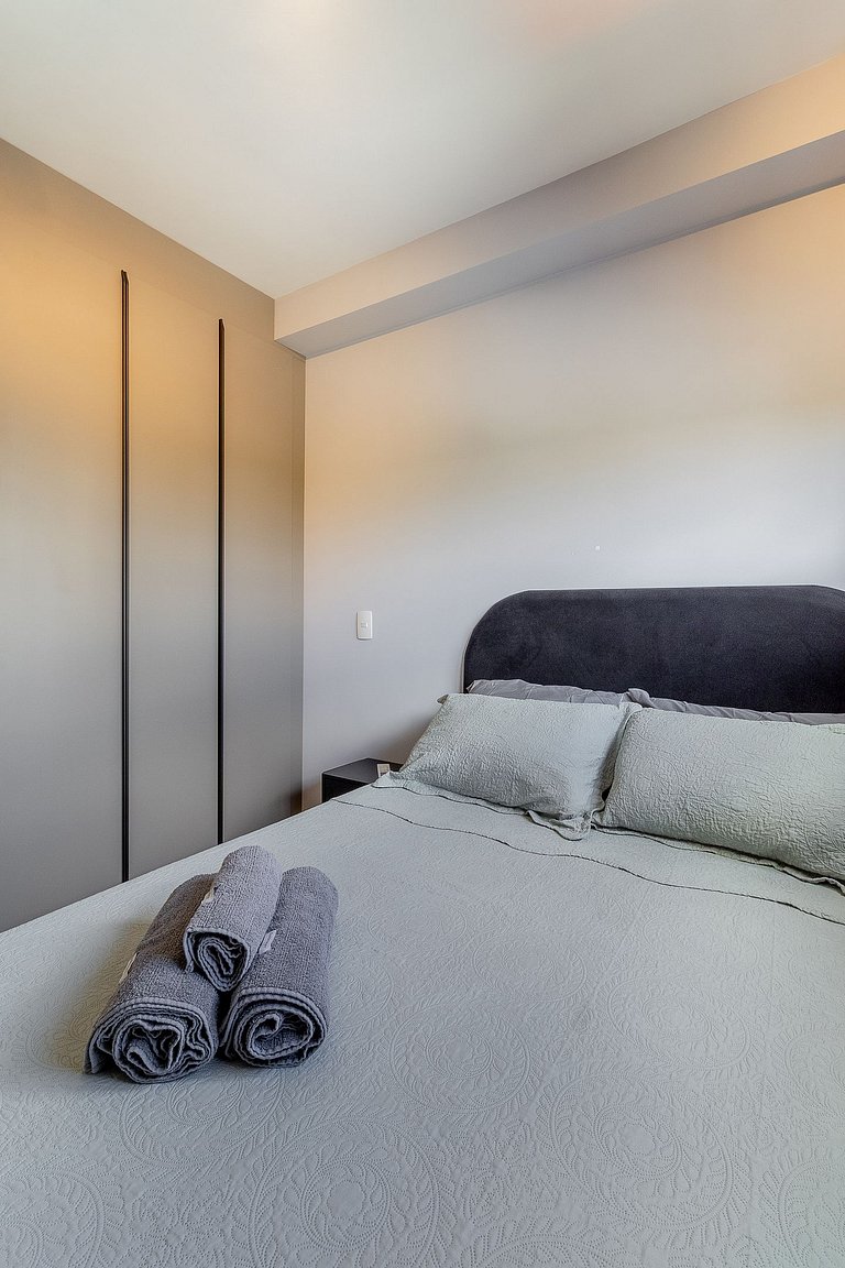 With balcony, close to the subway